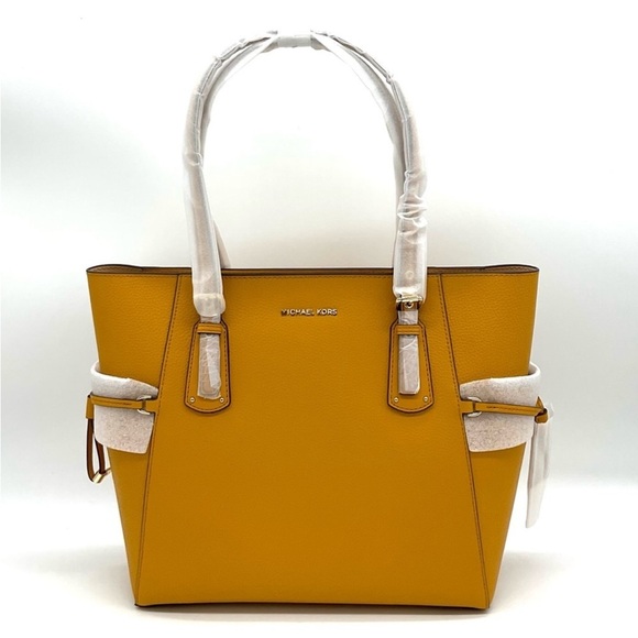 Michael Kors Voyager EW Tote Bag Leather Marigold - Picture 1 of 9